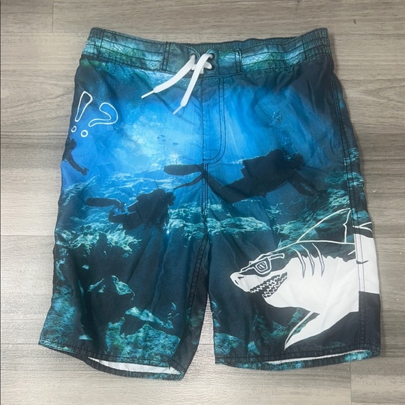 Youth swim trunks bundle - Picture 8 of 9